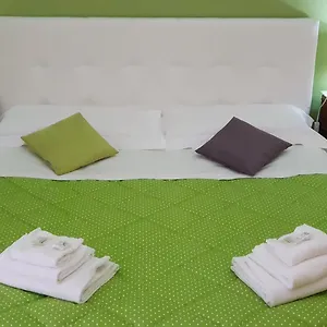 https://etna-amuri.catania-hotels.net